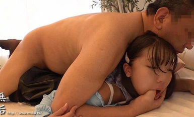 [모자이크 파괴] MUKC-051 147cm A컵. 오늘도 뭐든지 다 들어줍니다. 이 코스프레 소녀, 판매 중입니다.