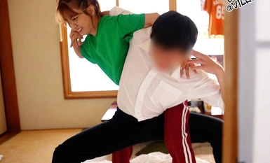 [马赛克破坏] YOCH-010 离了婚的守丧姑姑，每天都呆在房间里，对侄子的处女阴茎欲火焚身，每天都用1、2、3、3、大挤压种子的女牛仔姿势把它拉出来 友田绫香