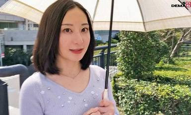 SDNM-453 Seorang isteri yang kemas dan bersih dari Nagasaki yang menyerlah walaupun dalam kesibukan kota Yuri Adachi 32 tahun Bab 2 Had masa ialah 19:00 - Dia mengambil perjalanan sehari ke Tokyo untuk menikmati keseronokan maksiat sehingga masa yang dibe