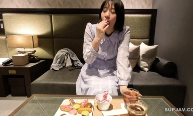 FC2-PPV-4398557 卡娜（20 岁）大胸 H 罩杯的剑龙洋溢着大奶子，她得到了肛门开发，敢于将她的珍珠插入肛门的阴道。之后，她受到了吮吸和山药瘙痒的责备，她的奶子晃动着、抽搐着，看起来是那么的可爱和狂野。