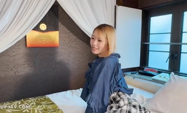 FC2-PPV-4397306 [ร่างปีศาจตัวเล็ก x หญิงสาวตัณหาอายุ 19 ปี] การเล่นที่เข้มข้นและเข้มข้น ♡ Noriri-chan กำลังทำสิ่งต่าง ๆ เป็นครั้งแรก ♡ Creampie ที่มีน้ำอสุจิ Yui หนามากมาย ♡