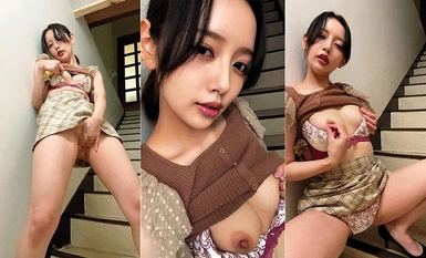 SABA-894 [Selfie] Thủ dâm ở mọi nơi 3 10 Những kẻ nghiệp dư biến thái có thói quen phô trương Nhà vệ sinh công cộng, Nhà vệ sinh trong khuôn viên trường, Cầu thang của tòa nhà nhiều người thuê, v.v.