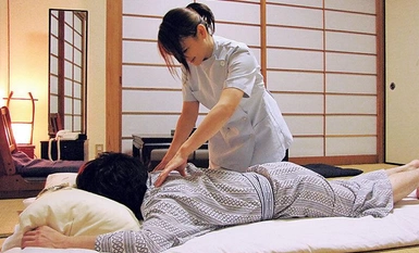 NXG-475 ภรรยาของหมอนวดกำลังเปลือยกายเพื่อหาเลี้ยงชีพ...