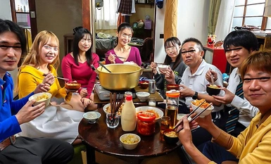 HUNTC-130 Seven Men and Seven Women in an Instant Large Family - All Family Communication is Sex! Even though they are not blood related, their minds and bodies are one!