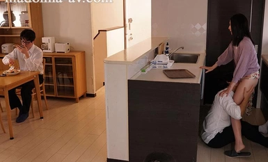 JUQ-697 母をイジメっ子の同級生にNTRれたいじめられっ子の僕 月野ゆりね