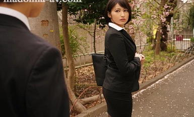 [Mosaic Destruction]JUL-654 Hindi inaasahang nanatili si Hitomi Honda sa isang shared room kasama ang babaeng amo na lagi niyang hinahangaan sa isang business hotel sa isang business trip.