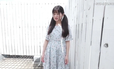 FC2-PPV-4386388 【無修正】幼顔おっとり現・役保・*さんがドスケベ青姦セックスで、んおっ・・！オホ声たっぷり連続イキ