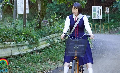 SORA-524 为了保护妹妹 Sara 免受不正常叔叔 Yura Yura Hinata 的伤害而献出替代阴部的姐姐