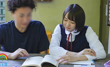 SORA-524 为了保护妹妹 Sara 免受不正常叔叔 Yura Yura Hinata 的伤害而献出替代阴部的姐姐