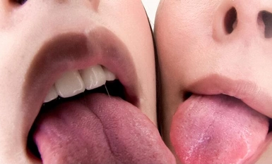 EVIS-525 Nói chuyện bẩn thỉu Nụ hôn đồng tính nữ chủ quan