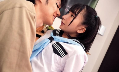 SUJI-229 ลุง ตอนนี้คุณกำลังทำอะไรอยู่? คุณว่างไหม? ฉันได้รับเชิญจากผู้หญิงคนหนึ่งซึ่งจู่ๆ ก็เริ่มคุยกับฉันด้วยรอยยิ้มบนใบหน้าของเธอ...อาจจะเป็นยูรา