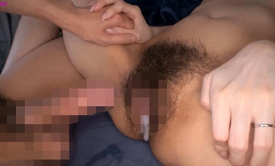 HAWA-316 Ang isang baguhang asawa ay binigyan ng condom sa bahay ng isang ordinaryong estudyante sa kolehiyo, at hindi siya nasisiyahan sa isang gabing rubber sex session, kaya pinayagan niya itong i-creapie siya ng dalawang beses sa kanyang pananatili , 