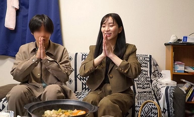 HAWA-316 Ang isang baguhang asawa ay binigyan ng condom sa bahay ng isang ordinaryong estudyante sa kolehiyo, at hindi siya nasisiyahan sa isang gabing rubber sex session, kaya pinayagan niya itong i-creapie siya ng dalawang beses sa kanyang pananatili , 