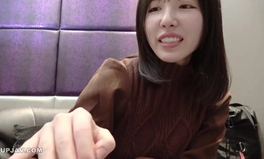 FC2-PPV-4380995 [否] 在港區體育館。年輕的妻子，身體很沮喪……從運動胸罩中溢出的巨乳和疼痛的陰部釋放了她的性慾，給了她豐富的中出♡