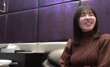 FC2-PPV-4380995 [否] 在港區體育館。年輕的妻子，身體很沮喪……從運動胸罩中溢出的巨乳和疼痛的陰部釋放了她的性慾，給了她豐富的中出♡