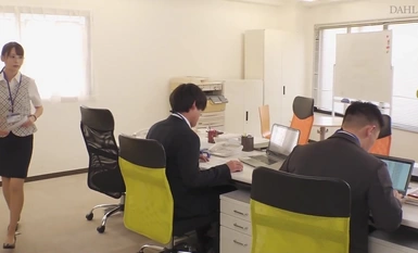 DLDSS-293 性欲在一个不起眼的会计师隐秘的大奶子上爆发，"如果你没有末班车......我们要不要待到头班车...... "从周五午夜到周一早上，3 天的性交 Maaya Irita。