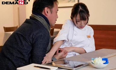SUWK-017 Kirari Kaede, bekas chef hotel pujaan yang terpaksa bekerja sebagai hamba kepada pengkritik gourmet terkenal yang mengganggunya secara seksual dengan menyiarkan ulasan rendah yang mengganggu.