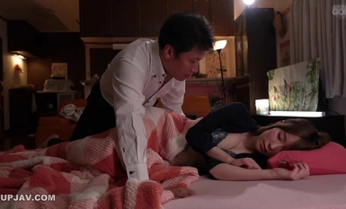 [馬賽克破壞] MGOLD-021 「如果沒有末班車，你會來找我嗎？我的妻子正在等我，但我錯過了末班車，最後住在了一個小女孩的家裡......我很傷心「對她的大乳房感到興奮，從她的工作外表中我無法想像我以女牛仔的姿勢騎著她讓我射精。