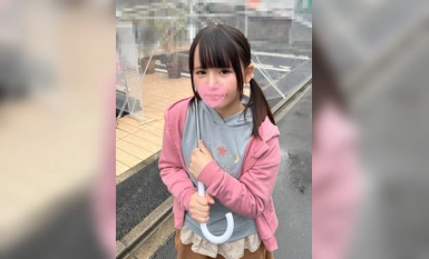 CHIB-003 Saya tidak dapat menahan keinginan saya apabila saya melihat senyuman tidak bersalah kedua-dua gadis yang sangat kecil ini ... Saya skru batang gergasi saya ke dalam celah yang dicukur dan terus meniduri mereka sehingga mereka semua basah [Lelaki