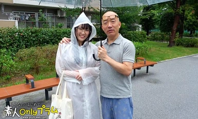 SLN-011 不那么干净 这个女孩的胸部总是藏起来，有 65 I 罩杯 Yuri Aise，21 岁，游泳学校教练。