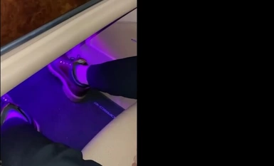 FC2-PPV-4372511 ※박모※ 도주하던 이혼녀의 민감한 분출녀에게 제재 질내 사정 0036 악덕 델리헬 가게의 뒷모습【유카】입니다.