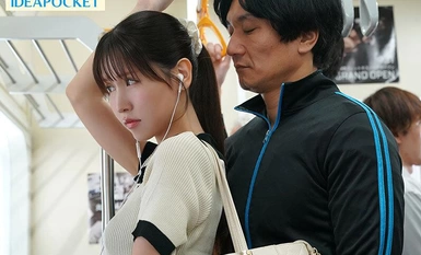 IPZZ-248 Nakadashi 猥亵列车--女大学生被强奸、轮奸，并在一间密闭的房间内射精，不能发出任何声音--Momo Sakurazora--落入一群猥亵者之手，成为他们的播种宠物