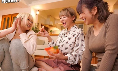 HUBLK-008 최음가스 강●스플래쉬 발정 공간~ 갑자기 생긴 너무 귀여운 세 명의 거유 의붓언니를 최음가스로 가득 찬 방에 가둬놓고 강●발정~!