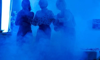 HUBLK-008 최음가스 강●스플래쉬 발정 공간~ 갑자기 생긴 너무 귀여운 세 명의 거유 의붓언니를 최음가스로 가득 찬 방에 가둬놓고 강●발정~!