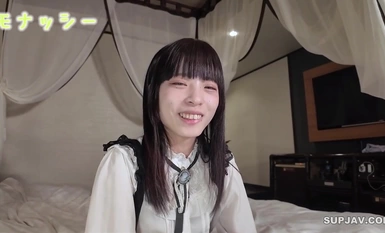 FC2-PPV-4369712 [Pajamas★Monashi] Pajamas de Ojama ♥ 娇小、稚气的脸萝莉风，沉稳又非常可爱的 Ren ♥ 只有 35kg 的苗条身材，被玩具一刺激就会抽搐 ♥ 大叔我要射在里面了！