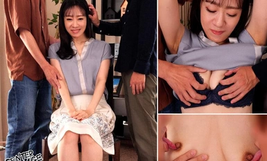 JURA-107 已婚妇女拍摄第一张照片，米塔。 玉保桐生