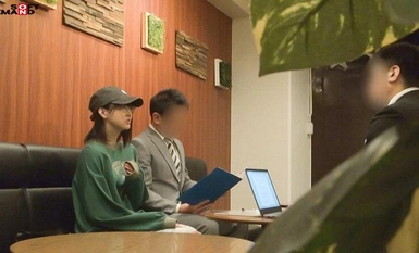 SPLY-018 即ホ枕営業でチ〇ポ堕ちメス化！男装カフェで働く店長兼キャストのボーイッシュ女子が巨根ピストンで激イキ！ ふみか（20）