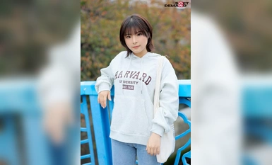 MOGI-132 [First Shooting] Isang babaeng mag-aaral sa kolehiyo na nagtatrabaho ng part-time sa isang Western restaurant Isang mahimalang magandang babae na may kaunting karanasan ngunit mas interesado sa erotika kaysa sa iba sexual awakening ay noong nakit