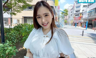 BEAF-113 Stress mach 饮酒和性交的大胸放荡护士 WW: 13% 柠檬酸和飞往魔鬼世界！ 嗜酒如命的护士月野子 28 岁！