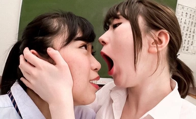 EVIS-522 Hôi miệng hút lưỡi liếm mũi đồng tính nữ