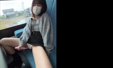 FC2-PPV-4354900 乗客がいるバスの車内で行われた露出羞恥ぷれい。レビュー特典は男子トイレに連れ込まれて声を押し殺して白目痙攣するハメ撮りです。合計1時間超えの貴重映像