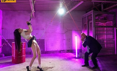 WAAA-367 鉄フック マ○コ引き裂き失禁拷問 お嬢様女子〇生 ドM覚醒アクメ漬け 胡桃さくら