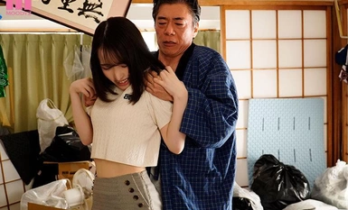 MIAB-156 穿制服的女孩，在垃圾房里被一个粗壮的老男人搓揉乳头、流口水、亲吻舌头并用活塞给她做了 20 轮 Nakadashi。