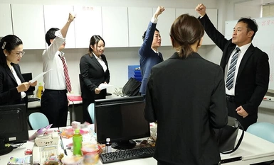 DVMM-085 หีของบัณฑิตใหม่เป็นส่วนหนึ่งของ บริษัท สีดำที่มีโควต้าในการประมวลผลความต้องการทางเพศ น้ำอสุจิน้ำแตก ค่าห้องน้ำ: Haru Shinonome ปีที่ 1 ที่บริษัท การชุมนุมตอนเช้า / เพศทันทีที่โต๊ะ / สนุกสนานกันอย่างเป็นบ้าเป็นหลัง 4P ในแผนก / เครื่องนวดไฟฟ้าในสำน