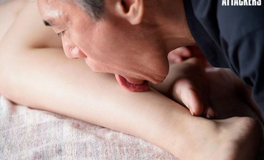 ADN-549 久しぶりに実家に帰ってきた娘が俺好みの女になっていたので全身舐め犯してやった。 白都四季