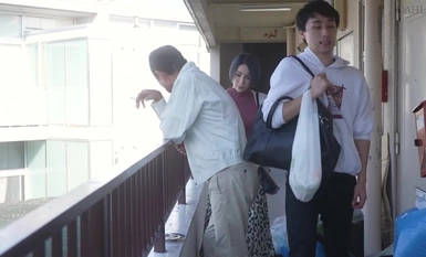 DLDSS-280 隣のゴミ部屋に住む無敵のモンスターおじさんに粘着乳首責めでだらしない敏感早漏体質にされた美人妻 聖ひばり