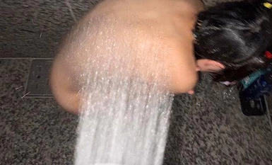 NEOS-006 Stalking 06 Walaupun dia masih muda, dia belajar cara bersolek dan skirtnya semakin pendek dan skirtnya mula berubah warna. Saya menghabiskan banyak hari mengintipnya dan mengintainya semasa dia tidur mencabul budak jahat di dalam kereta api yang