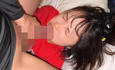 NEOS-006 Stalking 06 Walaupun dia masih muda, dia belajar cara bersolek dan skirtnya semakin pendek dan skirtnya mula berubah warna. Saya menghabiskan banyak hari mengintipnya dan mengintainya semasa dia tidur mencabul budak jahat di dalam kereta api yang