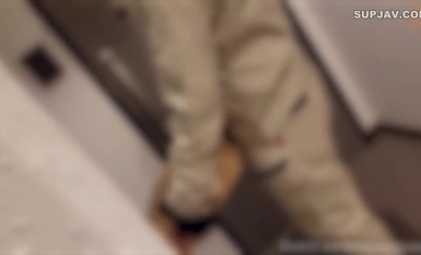 FC2-PPV-4355615 [รายบุคคล] *จำกัดเฉพาะเดือนมีนาคม 2523 คะแนน *เพื่อทวงหนี้ภรรยาสวยแสนสวยที่โตเป็นสาว จึงปลอมตัวเป็นบริษัทส่งของแล้วบุกบ้านเธอ โดยไม่สนใจการกลับมาของสามี เธอจึงเล่นกับขาที่สวยงามและแตดใหญ่ของเธอในห้องครัวอย่างไม่ลดละ โดยปล่อยน้ำอสุจิหนาจำนว