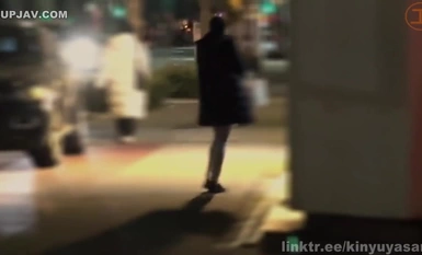 FC2-PPV-4355615 [รายบุคคล] *จำกัดเฉพาะเดือนมีนาคม 2523 คะแนน *เพื่อทวงหนี้ภรรยาสวยแสนสวยที่โตเป็นสาว จึงปลอมตัวเป็นบริษัทส่งของแล้วบุกบ้านเธอ โดยไม่สนใจการกลับมาของสามี เธอจึงเล่นกับขาที่สวยงามและแตดใหญ่ของเธอในห้องครัวอย่างไม่ลดละ โดยปล่อยน้ำอสุจิหนาจำนว