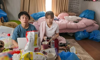 SDMF-042 7年間汚部屋で引きこもり生活をしている中卒妹は初体験を寝ているボクで済ませ、その後もボクを逆夜●い（避妊具ナシ）して性欲処理しているのを知っている。 樟葉杏