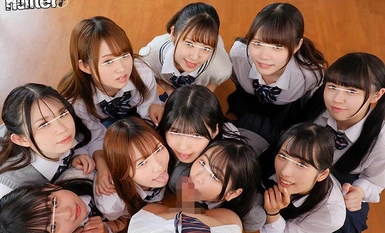 [モザイク破壊]HUNTC-087 男はボク1人の学校の大掃除は超パンチラ天国！見渡せば視界に広がる無限パンチラに大興奮！去年まで女子校だった学校に編入したら男はボク1人！