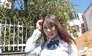 IENFH-32601 「我已經成為中年女性了…」 只透過陰蒂達到高潮的女學生第一次挑戰自己在陰道內達到高潮！ 搭訕沒有中高潮經驗的女學生！透過高速活塞提升您的身體和陰戶，將中出性愛帶到另一邊的快感！ 小月芽衣