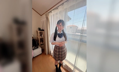 JUBE-015 Những học sinh lạc quan và thiếu hiểu biết về xã hội bị người lớn quyến rũ bởi sự giàu có và niềm vui.