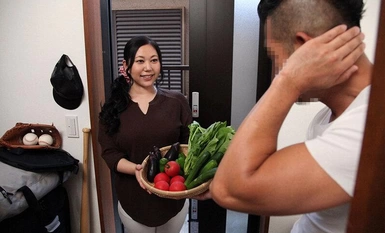 GIGL-722 男子校で野球漬けのモテない青春時代だったボクが少年野球チームのコーチになったら…旦那や子供そっちのけで若くて引き締まったボクの肉体に乙女のようにトキめいて何かと世話を焼いてくるママさんたちとの年の差ご近所不倫にハマってしまったvol.8