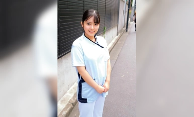 SKMJ-494 像天使一样善良美丽的护士！你愿意帮助一位患有早泄的处女改善她的爆发力吗？一位看似习惯男性生殖器但却出奇天真的护士，在与一位过早射精的处女发生性关系后，阴道内饥渴难耐，她给了他一个生猛的 Nakadashi brush-off SPECIAL！